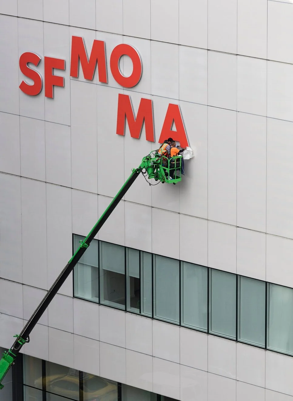 SFMOMA_Identity_Signage_%C2%A9Henrik%2BKam%2B2015_CA.jpg
