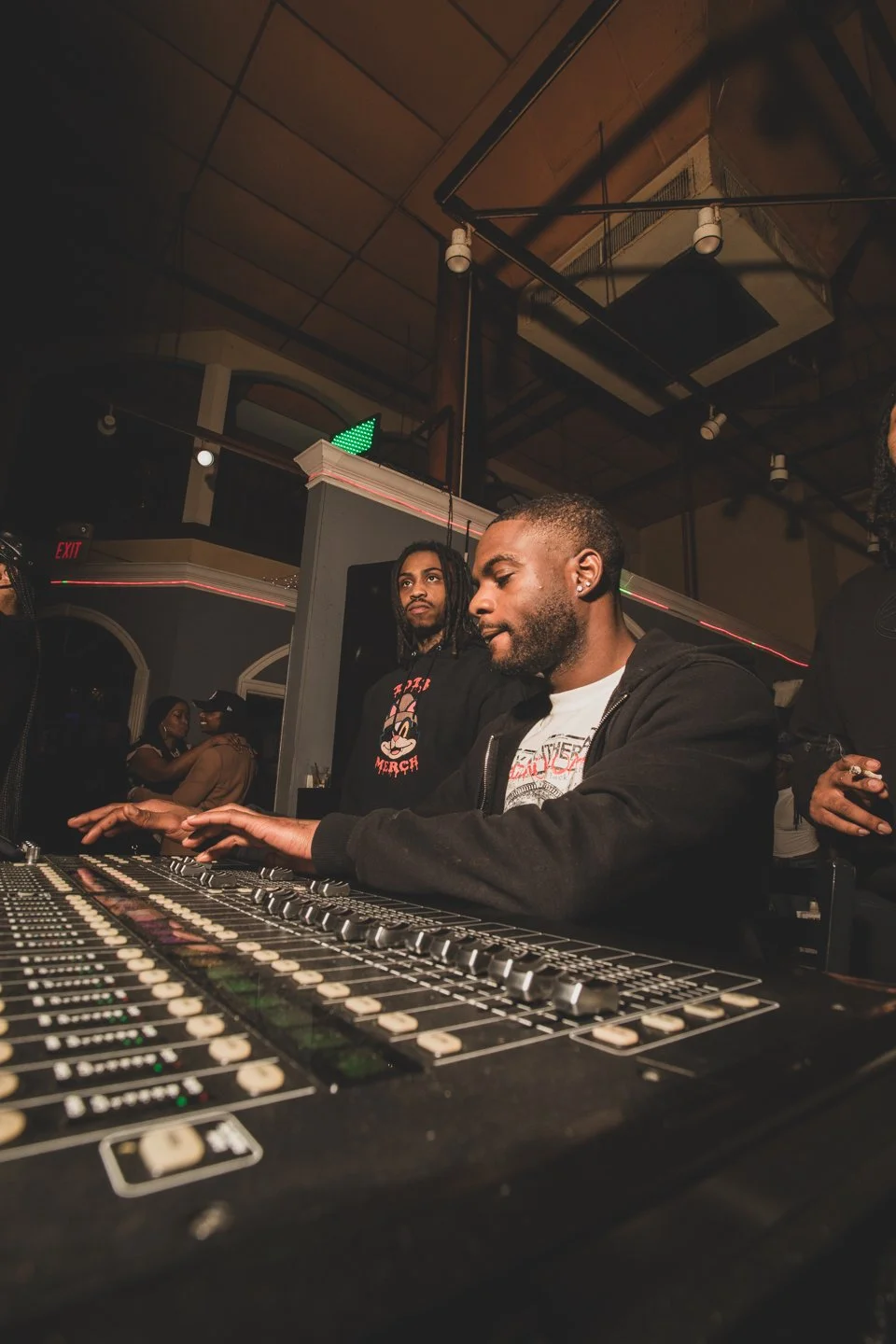 4.8.26 Babylon-5137.jpg