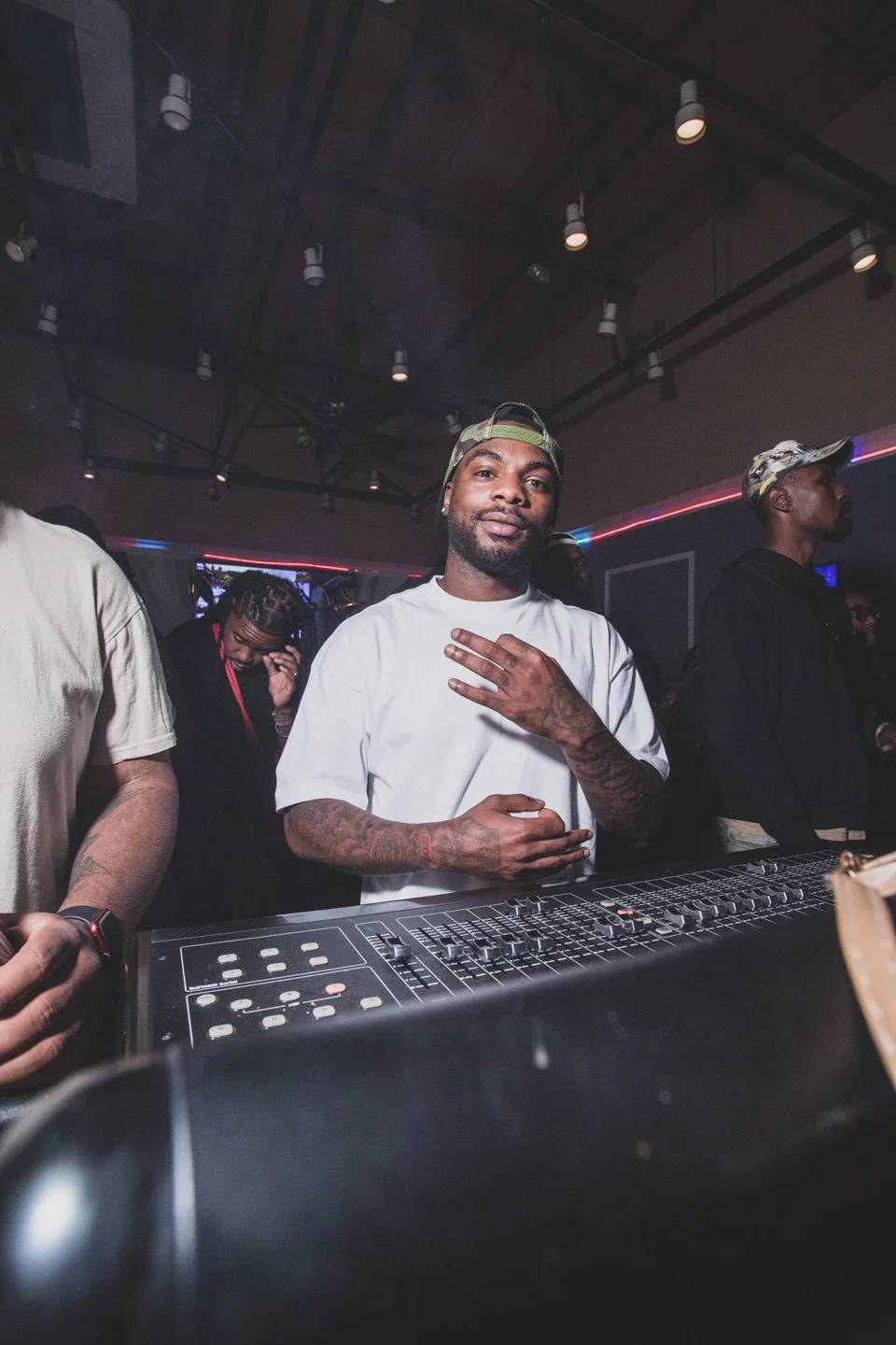 4.15.26 Babylon-5566.jpg