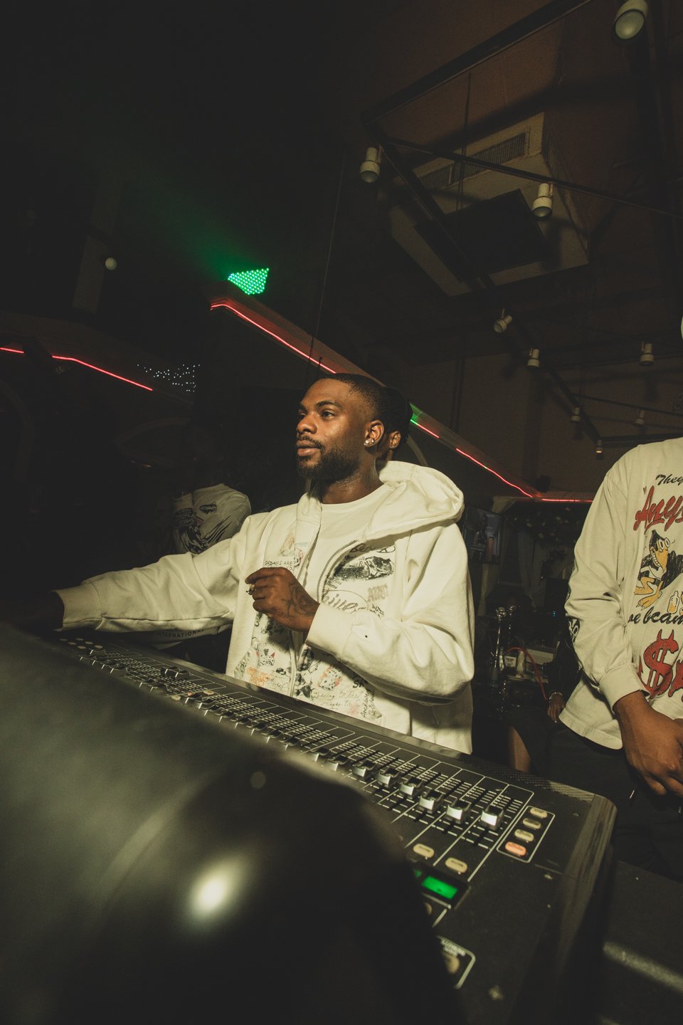 4.23.26 Babylon-5727.jpg