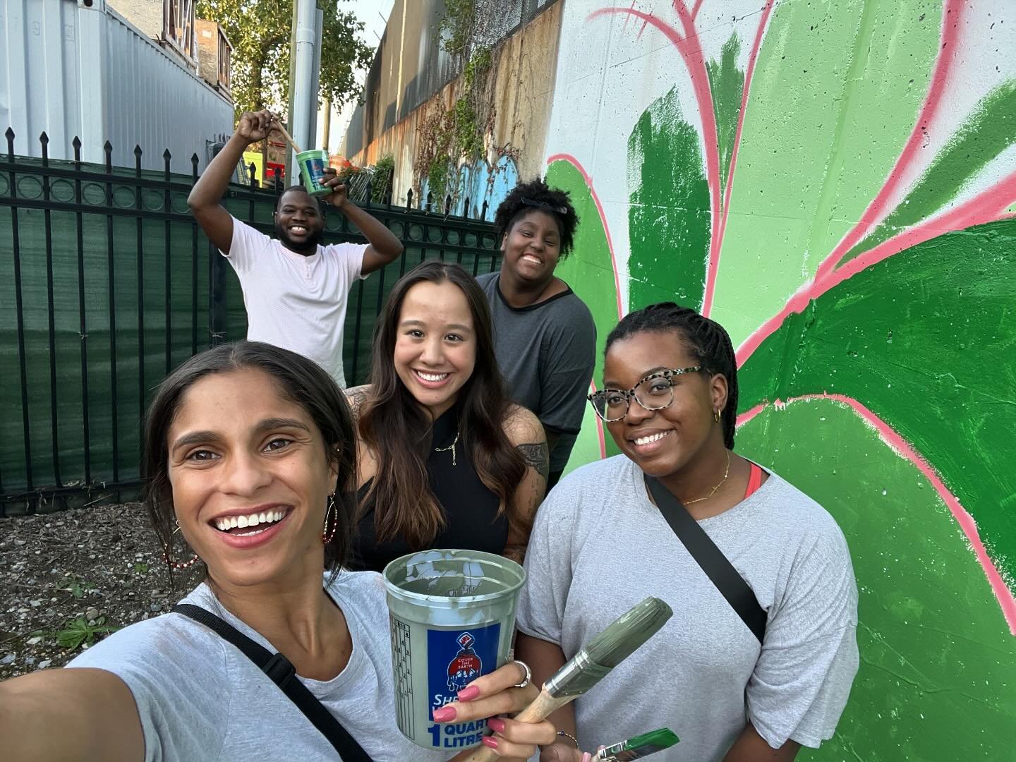Our members had a wonderful time painting a mural at the NoMa in Color Mural Festival recently 🎨

HUGE shoutout to @lwart for creating the beautiful artwork and working with our members to get the job done.