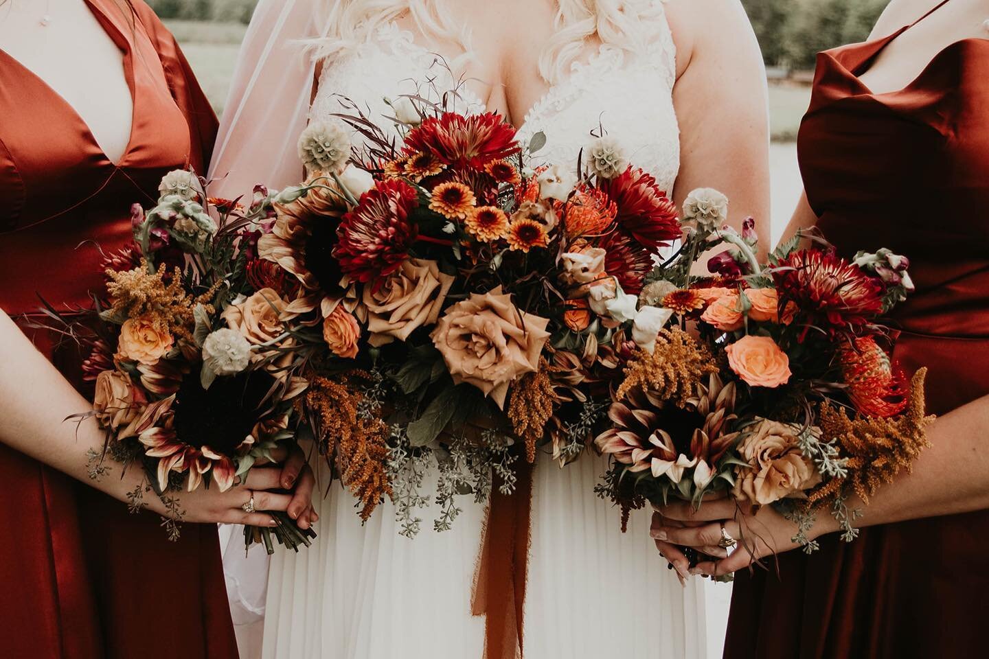 Florals from last weeks wedding! Fall colors will always be a favorite of mine! 🍁🧡
