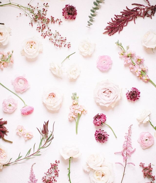 Beautiful flowers for days. I'm so ready for upcoming weddings and cannot wait to smell these fresh beauties again! 🌸 @bloomdesignsmn