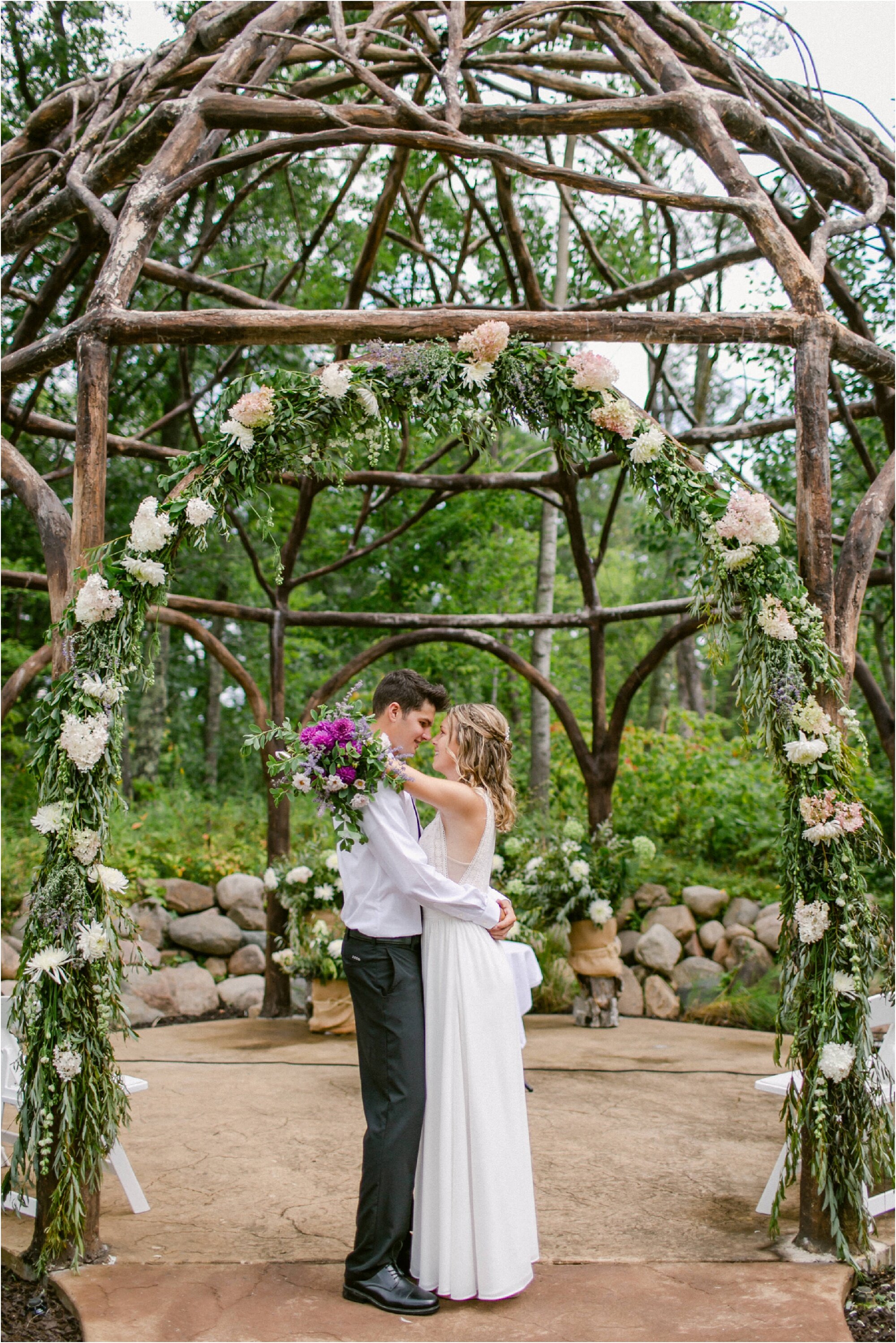 Photographer The Woods Gather on 3 Wedding Aimee Jobe Photography_0203.jpg