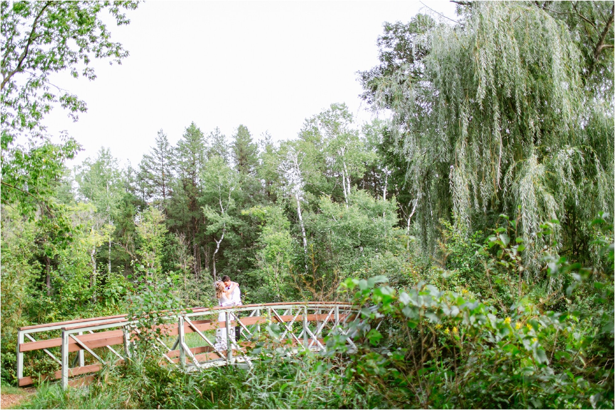 Photographer The Woods Gather on 3 Wedding Aimee Jobe Photography_0232.jpg