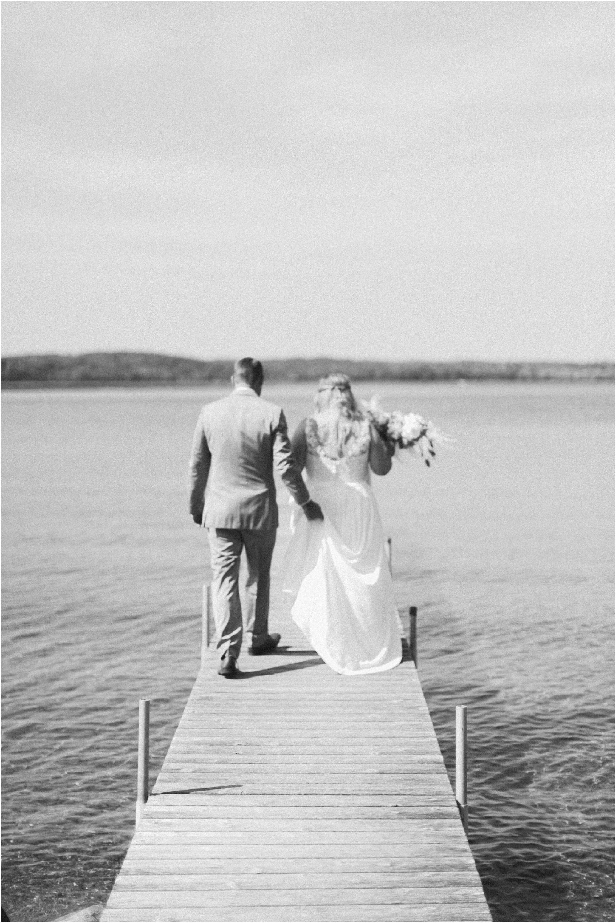 Madden's on Gull Lake Pavilion Wedding Photography Florist Brainerd Photographer_0564.jpg