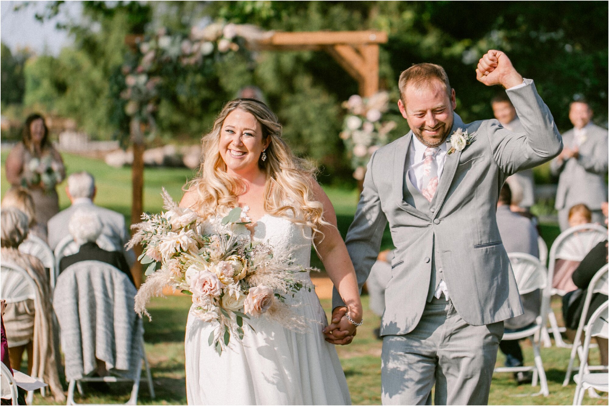 Madden's on Gull Lake Pavilion Wedding Photography Florist Brainerd Photographer_0593.jpg