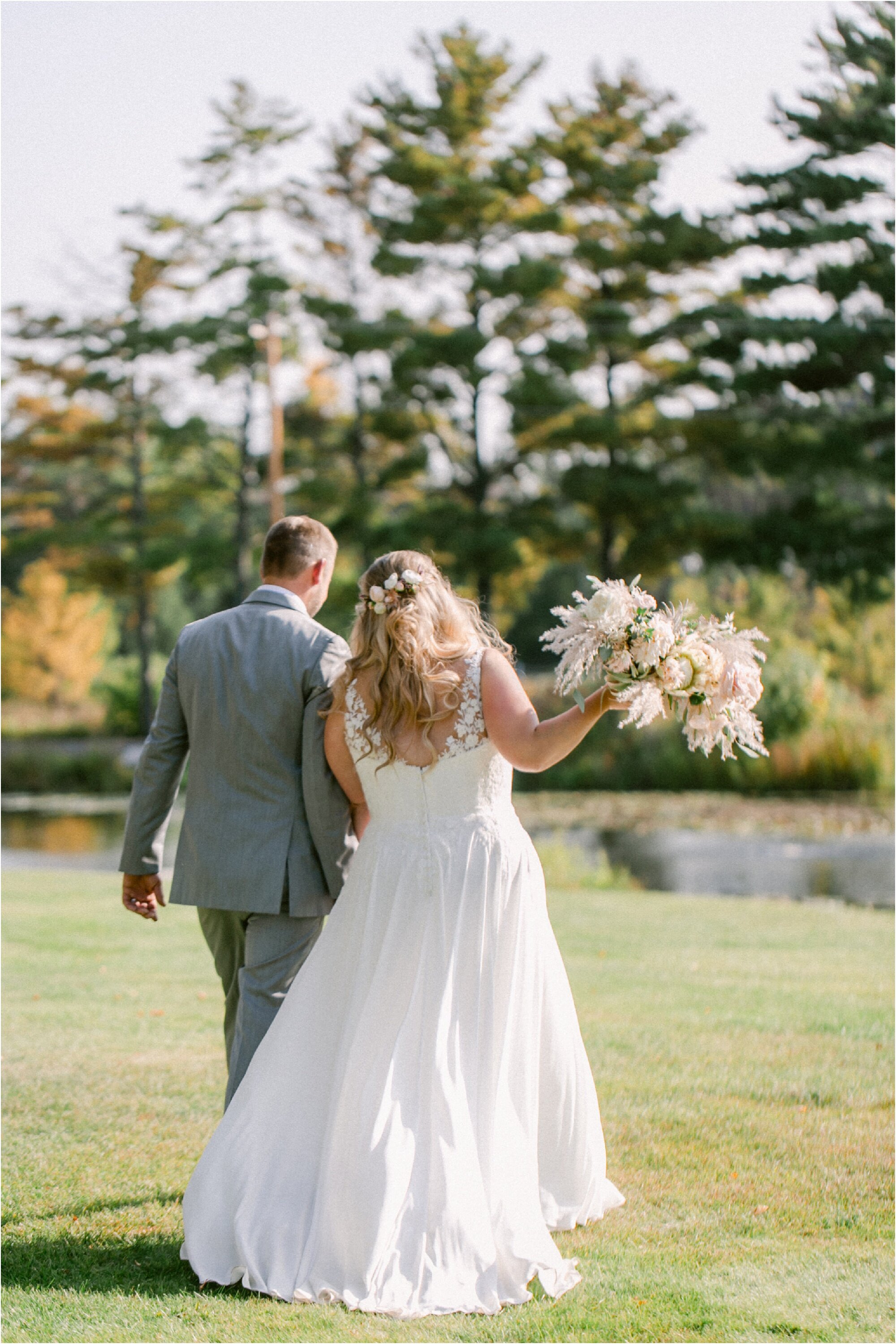 Madden's on Gull Lake Pavilion Wedding Photography Florist Brainerd Photographer_0594.jpg