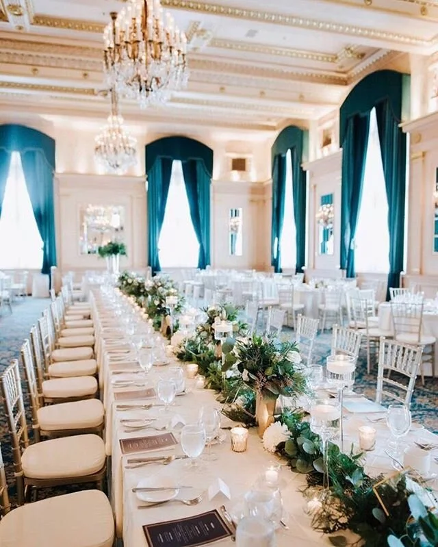 We love a grand head table✨
Photographer @izabelarachwalweddings
Planning @soireeplanning
Florist @thefloralfixx
Venue @fortgarryhotel
Lighting @eventlight