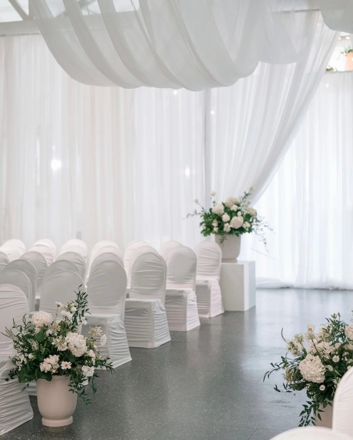 A beautiful ceremony draped in all white✨
Photographer @izabelarachwalweddings 
Planning @soireeplanning
Video @dreamstonemedia_ 
Florals @thefloralfixx 
Venue @manitobamuseum
Lighting @eventlight
Wedding ceremony, wedding design, event design, weddi