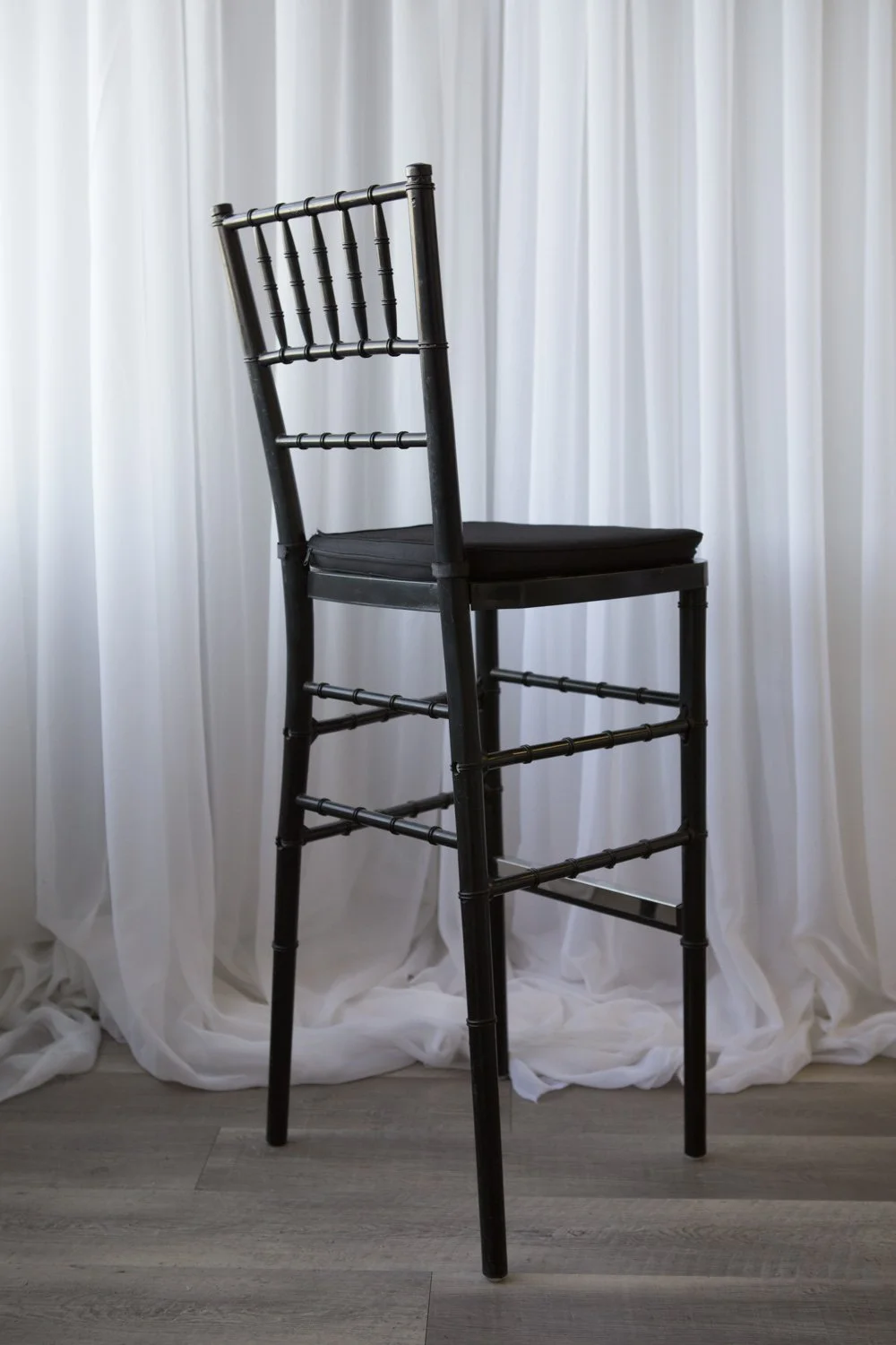 Black Chiavari
Bar Stool