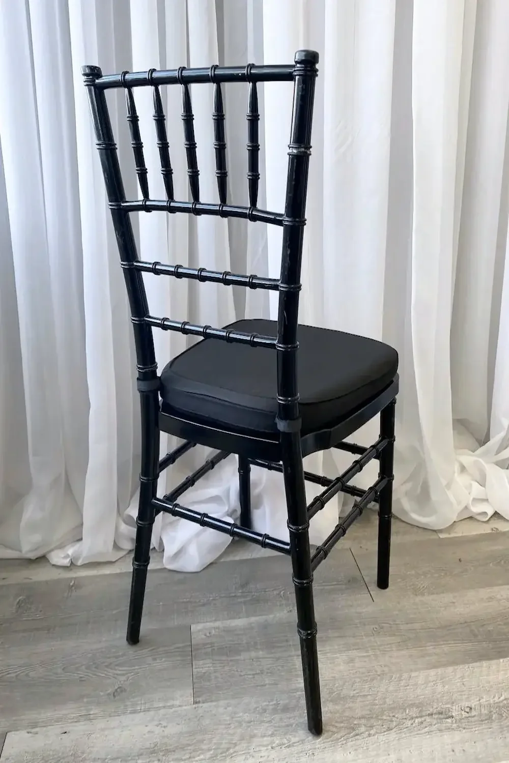 Black
Chiavari Chair