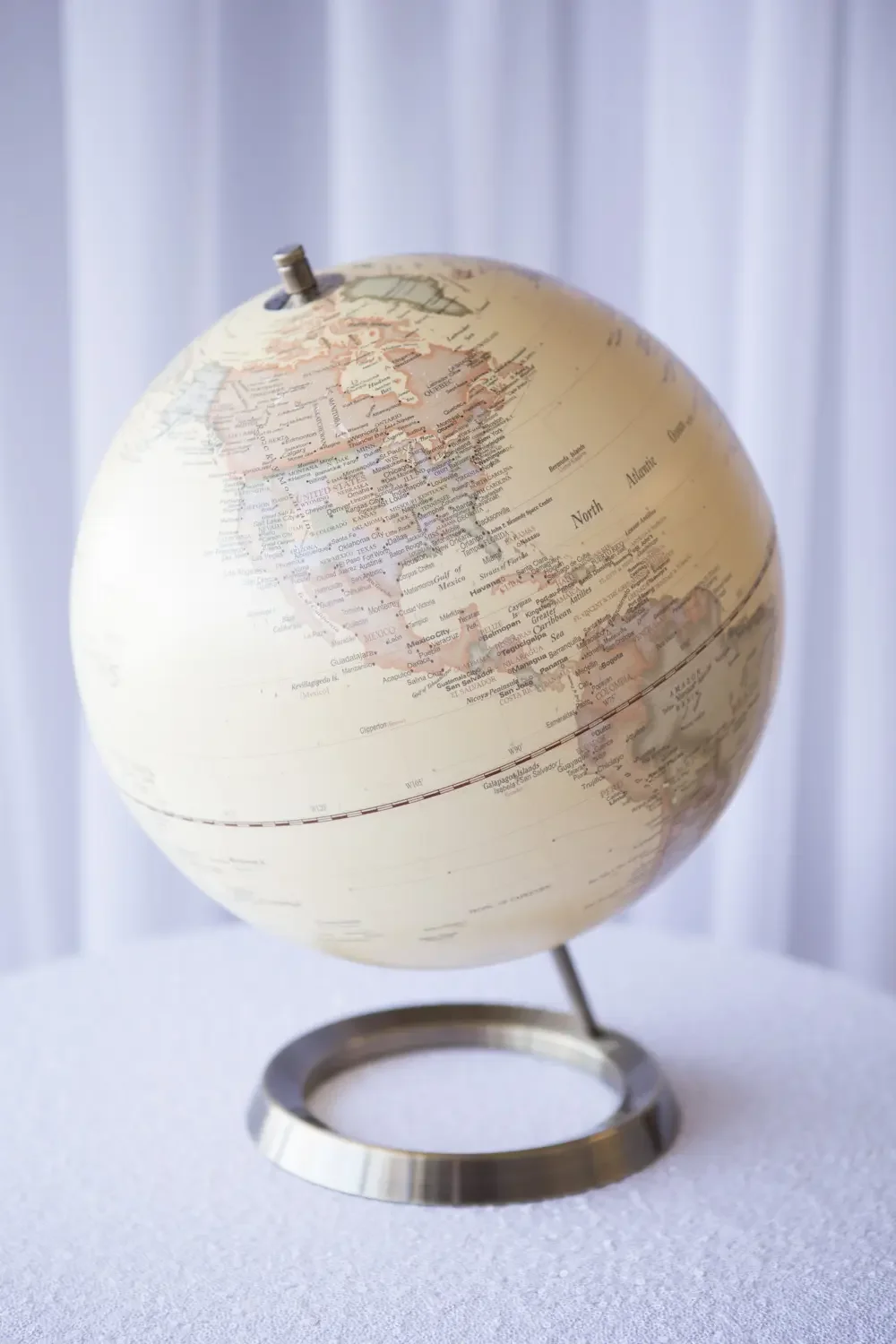 ⊹ Globe ⊹
assorted styles