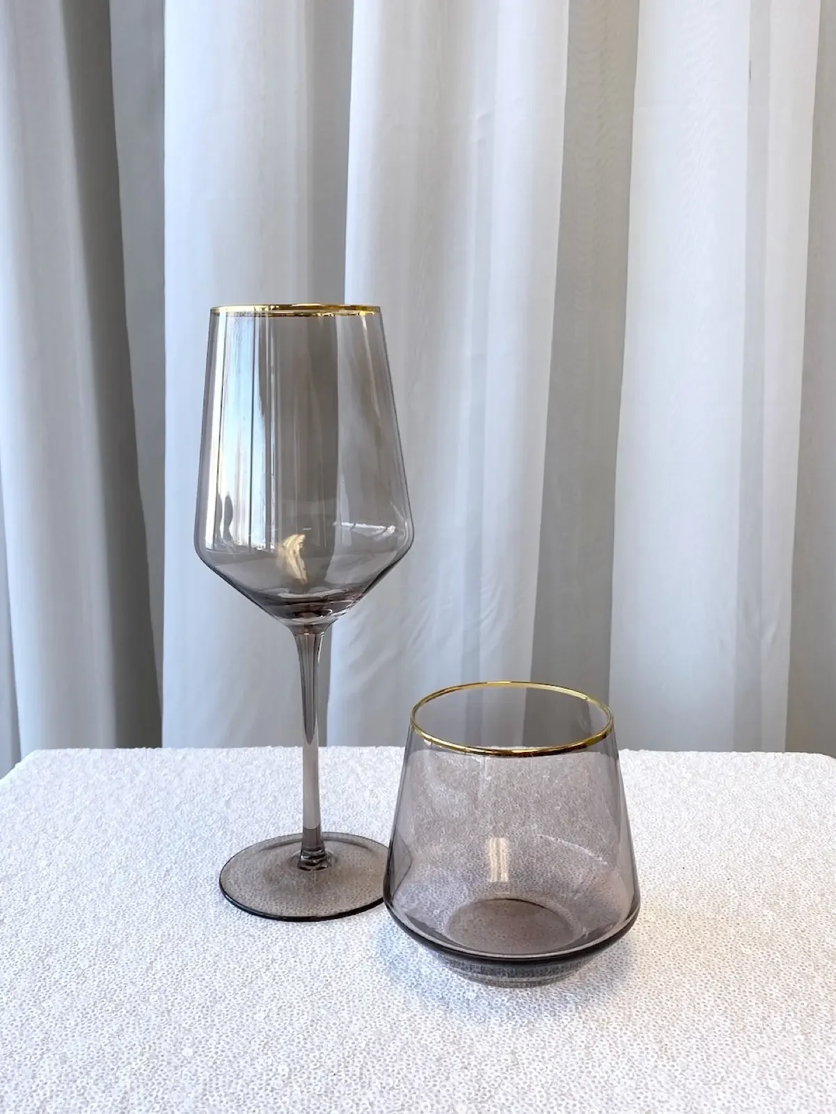 Smoke Gold Rim
Wine & Water