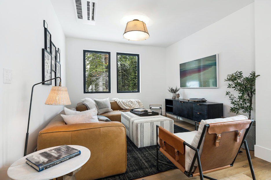 livingRoom-downstairs-traverse.png
