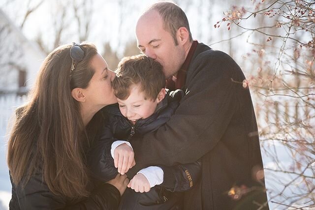If you ever need an excuse to snuggle your loved ones.... use #winter .
.
.
.
#brindleyphotography #morninglight #naturallightphotography #goldenhourlight #familyphotography #nikond750 #nhphotographer #hampsteadnh #newhampshirelife