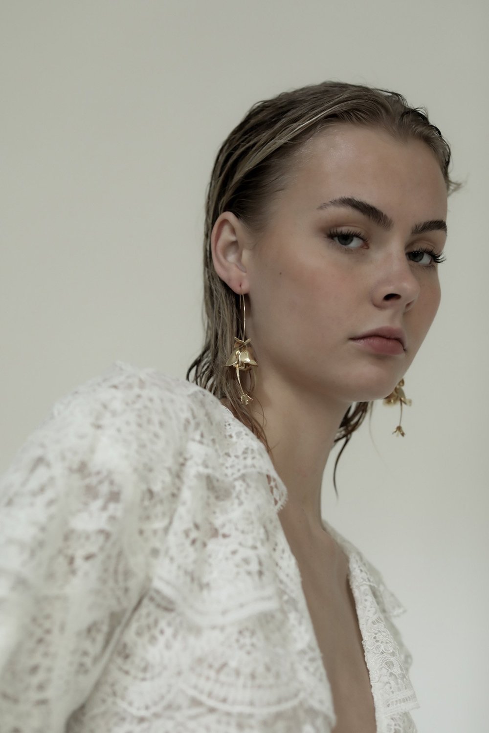 Mini Magnolia Stem Drop | A. B. Ellie — upstyle
