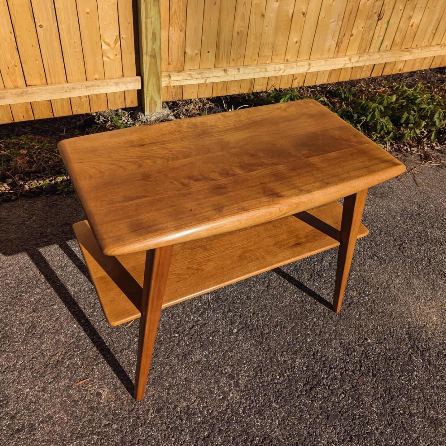 Heywood Wakefield table refinished. The original finish was basically gone. The birch underneath was quite yellow and we decided to give it a bit of a brown tone. Looks amazing! 

#furniturerefinishing #furniturerepair #furniturerestoration #heywoodw