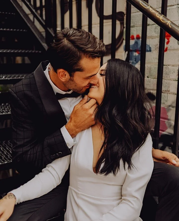 What are you doing on this lovely Sunday....?👀⁠
⁠
I ALREADY KNOW YOU ARE COMIN' OUT TO THE SIOUX EMPIRE WEDDING SHOW TODAY FROM 12-3! ✨⁠
⁠
We cannot wait to see you and talk about what we can do for your wedding day needs! 😍