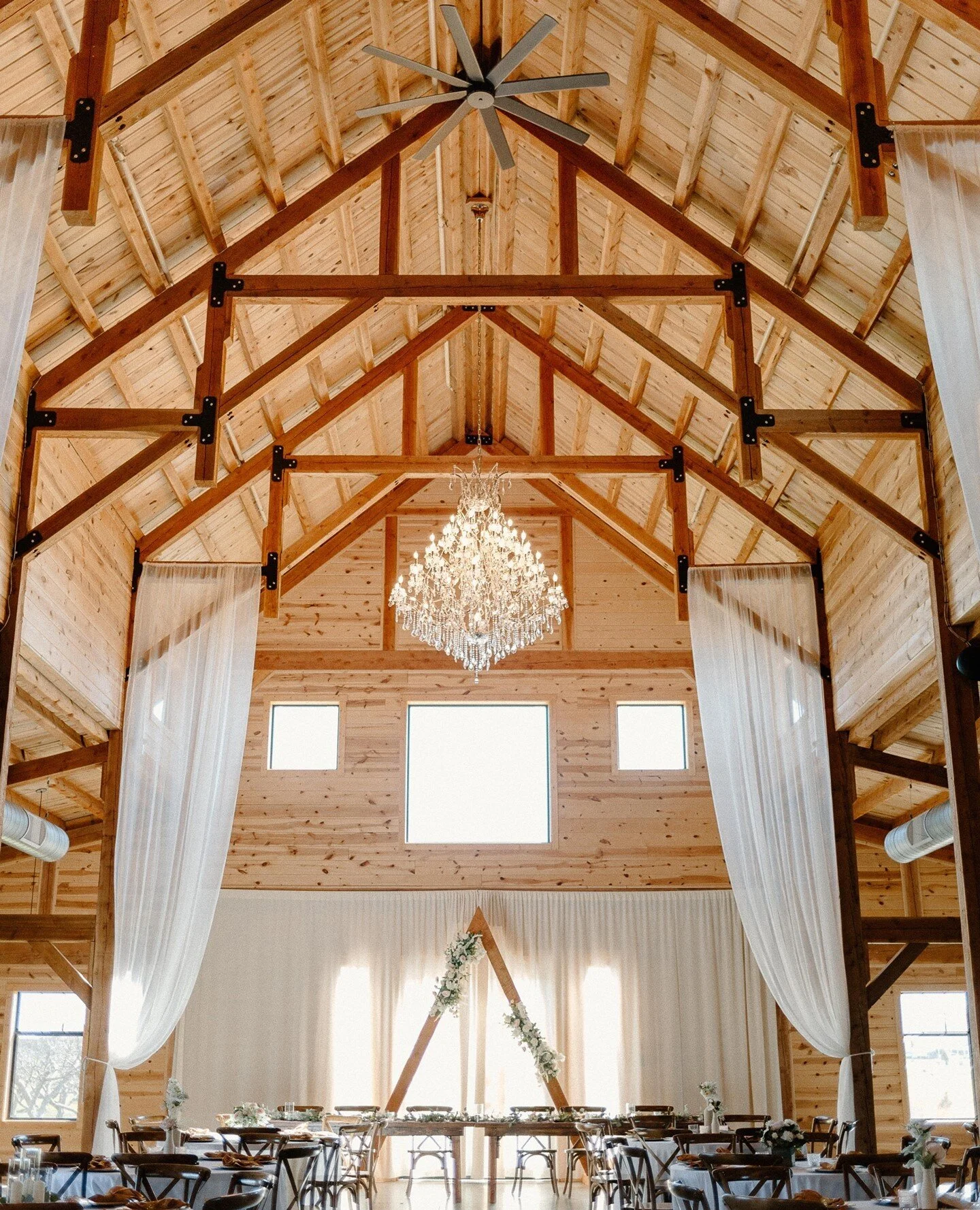 Being in the wedding industry we get to see so many cool venues 😍⁠
⁠
We love the Meadow Barn and those chandeliers ✨⁠
⁠
What's your dream venue look like??
