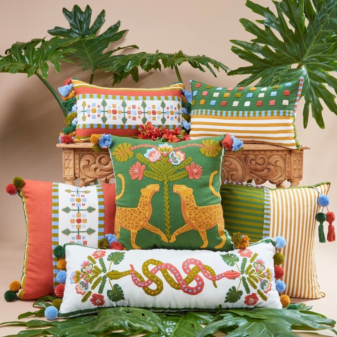 En una sola foto toda la colecci&oacute;n &ldquo;Selva&rdquo; 🌴🦜🐆🐍🪲​​​​​​​​
​​​​​​​​
La puedes comprar en: https://tural.mx/tienda/cojines-decorativos/coleccin-selva​​​​​​​​
.​​​​​​​​
.​​​​​​​​
.​​​​​​​​
 #hechoenmexico #textilesartesanales #tex