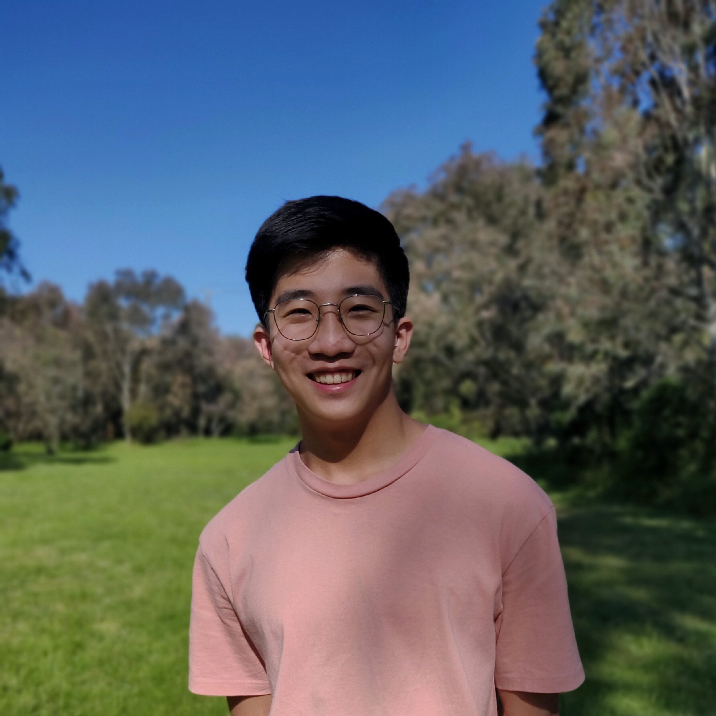 Peter Goh - Peter is the Vice-chair Internal for MUSIG in 2021. He is currently in his third year and is placed at Eastern Health. In the past two years, Peter has been working with MUSIG as the preclinical representative and looks forward to continuing to run events and workshops for the Monash student community. Peter currently has a particular interest in otolaryngology head and neck surgery and ophthalmic surgery, but he is always looking to see what is new and interesting in the rapidly developing world of surgery and its exciting new technologies. Outside of MUSIG and medicine, Peter spends his time eating and exploring his way through Melbourne and being involved with his church and the Monash Christian medical student group
