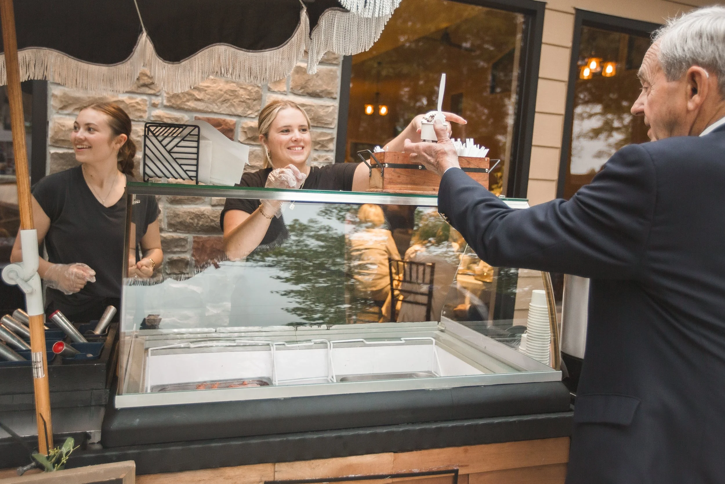 What to Do Between Ceremony &amp; Reception (Guest Flow Tips)