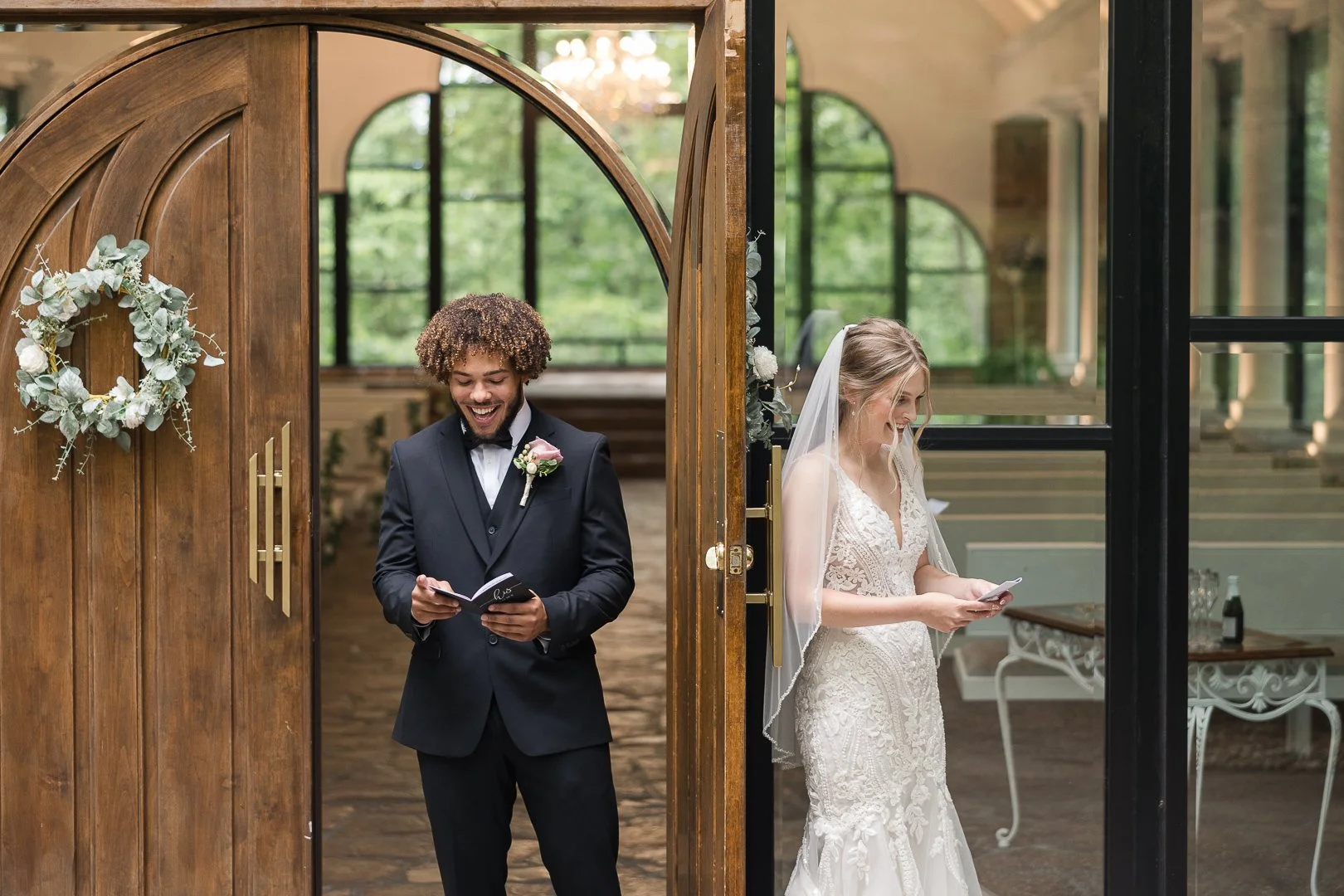 Should You Do a First Look? Pros, Cons &amp; Common Misconceptions