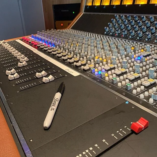 Knobs on knobs on knobs...