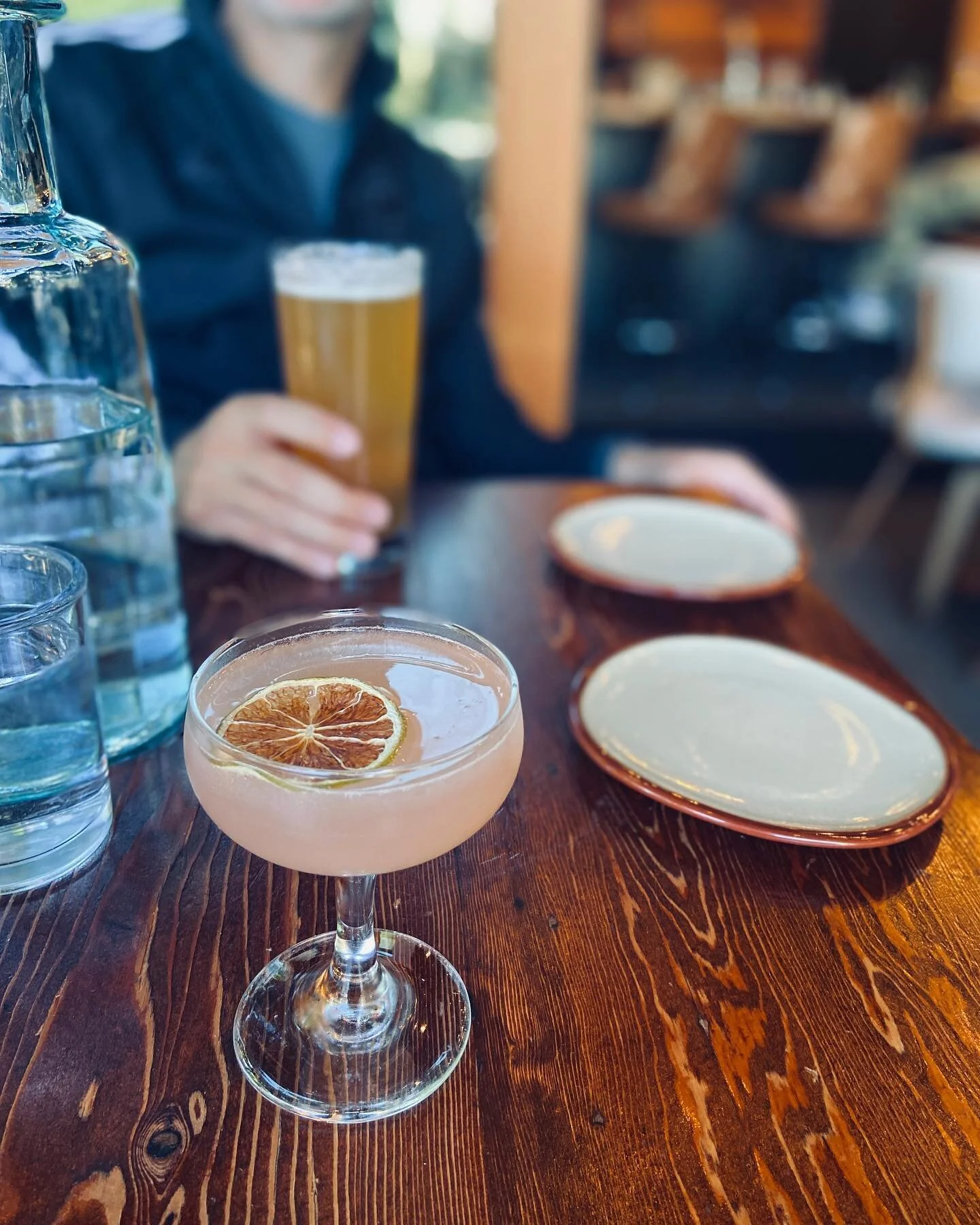 First sunny day in #pdx in what feels like 20 weeks! ☀️ Time for some open air #happyhour