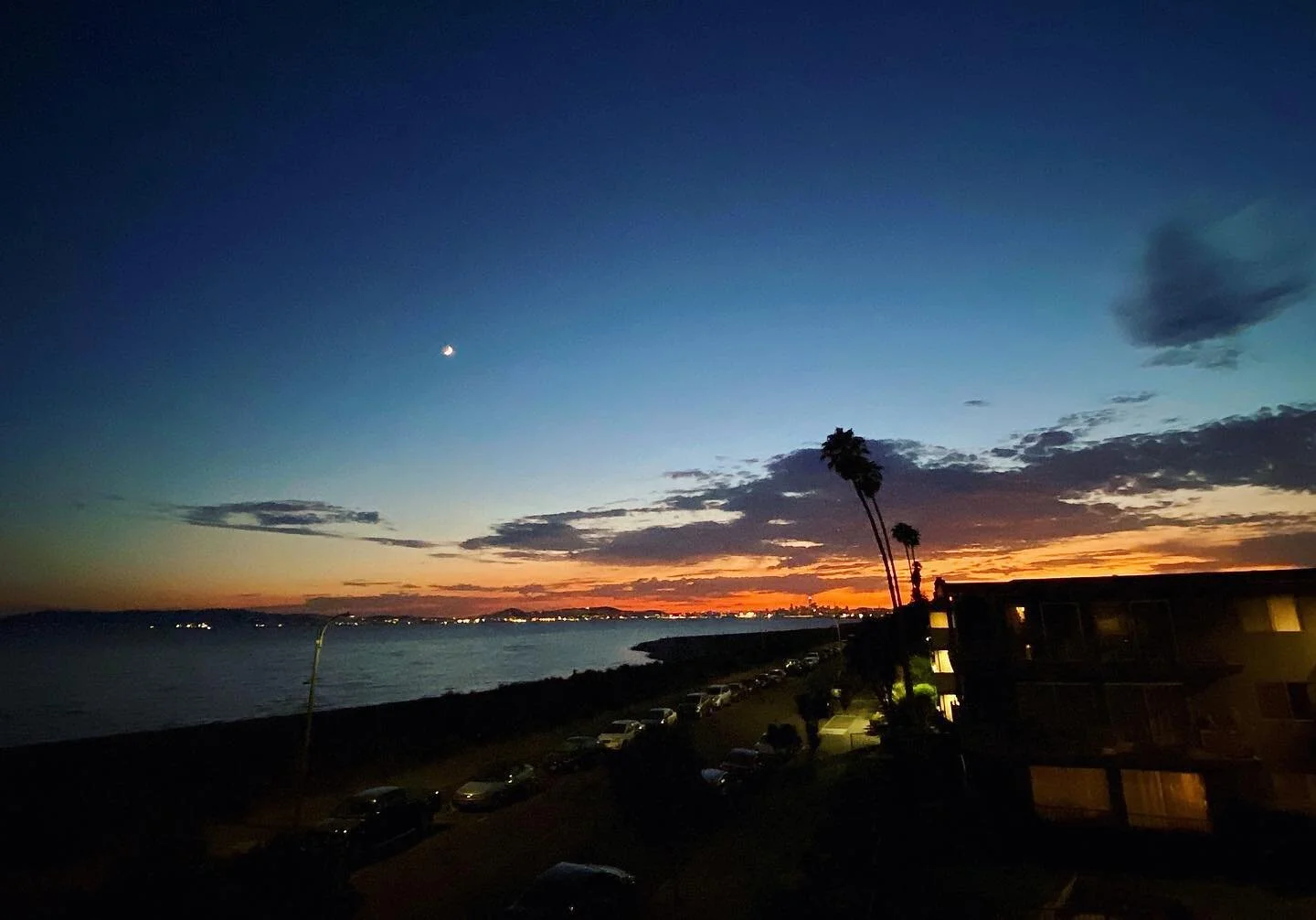 SF skyline at sunset 🌅 #travelmore #alamedacalifornia