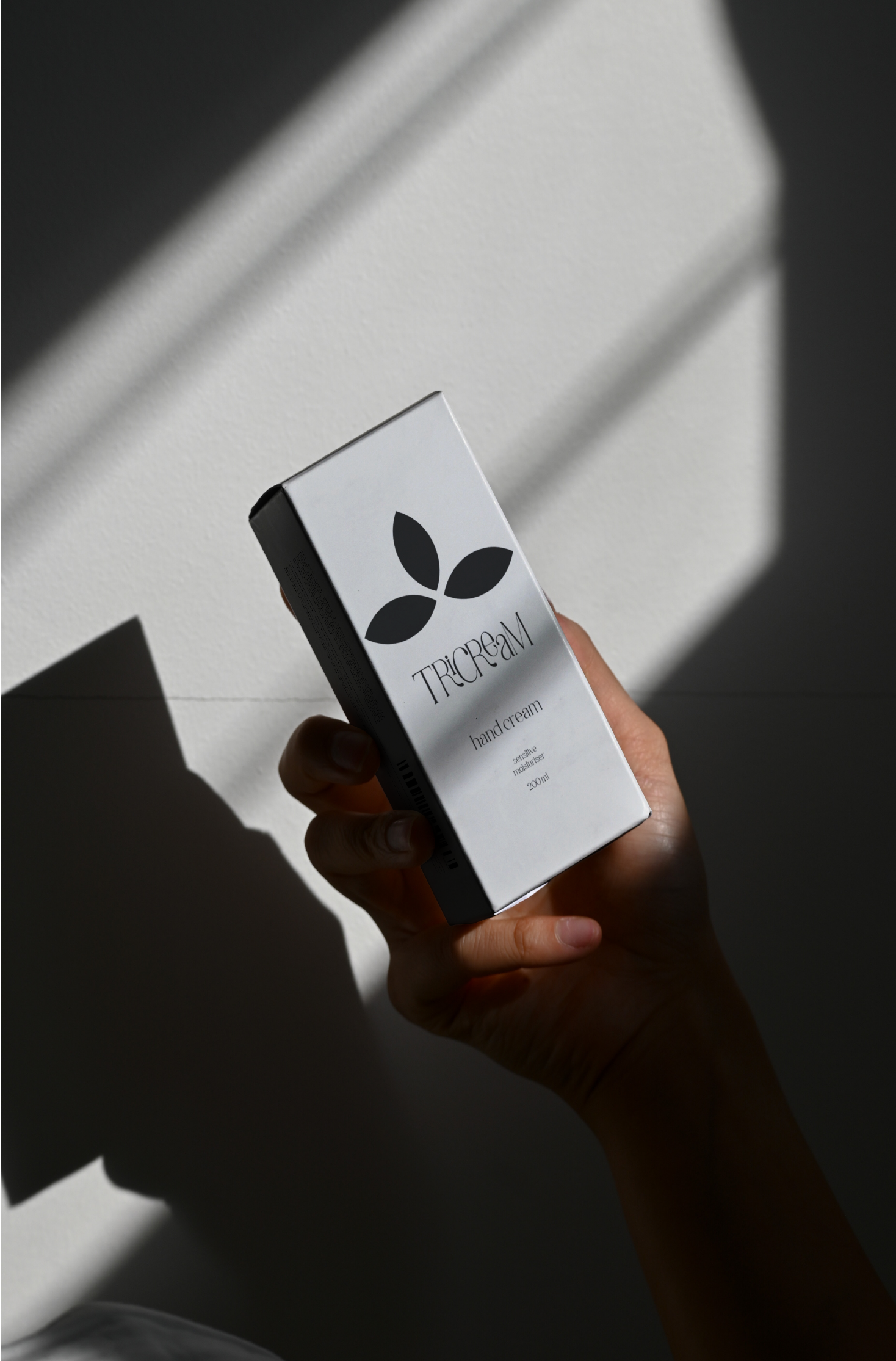 tricream white packing design 