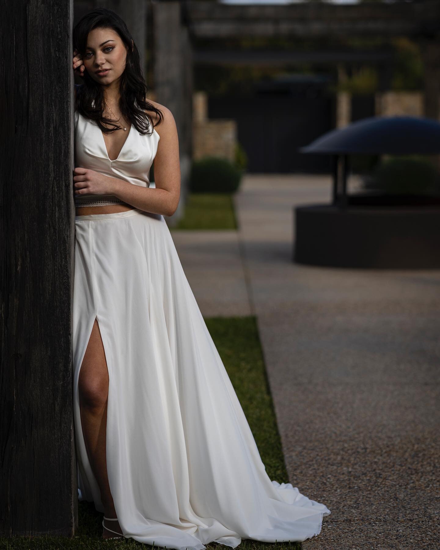 💍 👗 💃🏼 ☀️ 📸 
&bull;
&bull;
#melbournewedding #weddingphotographer #melbourneweddingphotographer #melbourneweddingphotography #bridalphoto #bridalphotography #portseaphotographer #portseahouse #bridetobemelbourne #bride #weddingdress #weddingdres