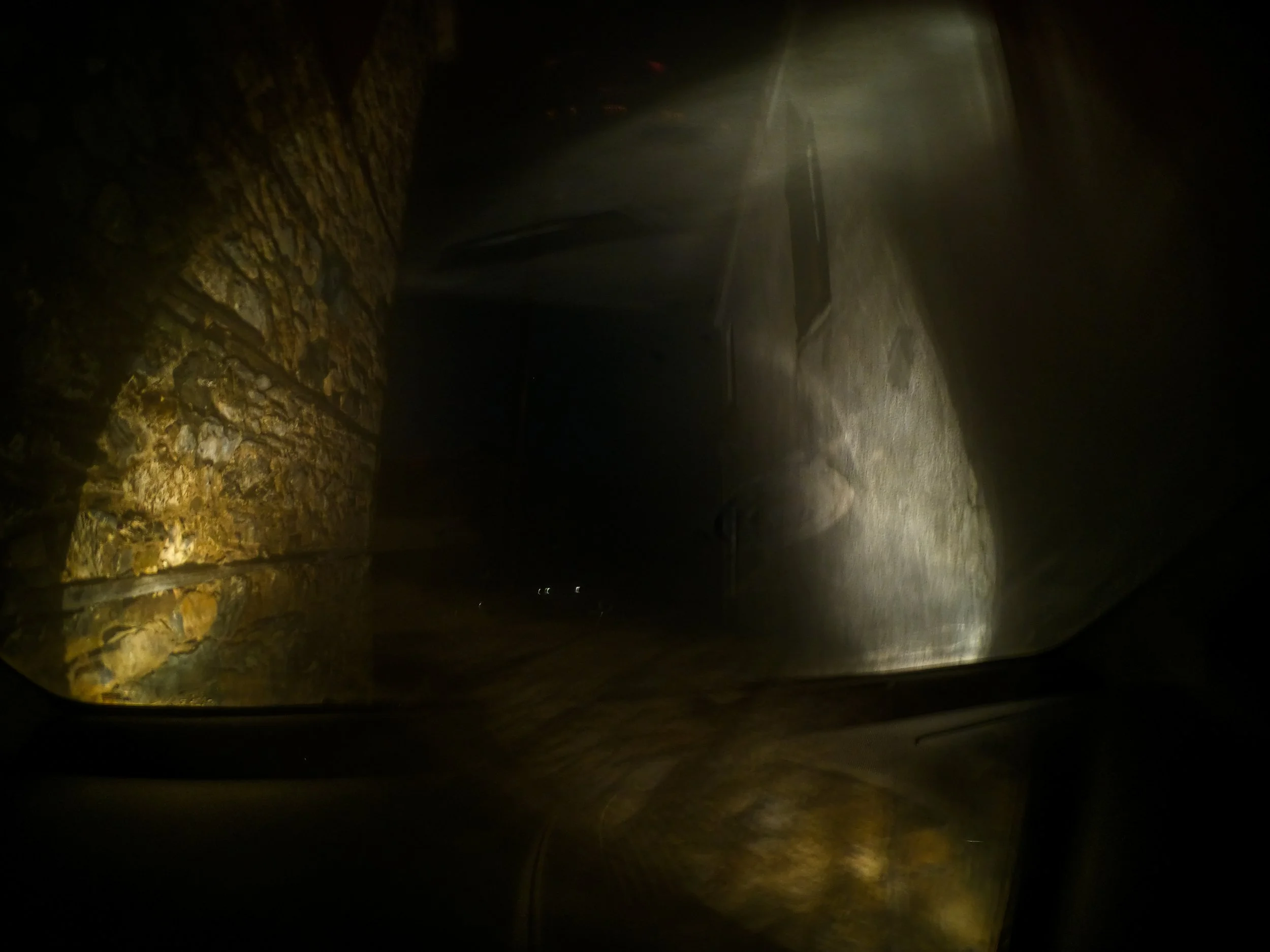 G0166047.jpg