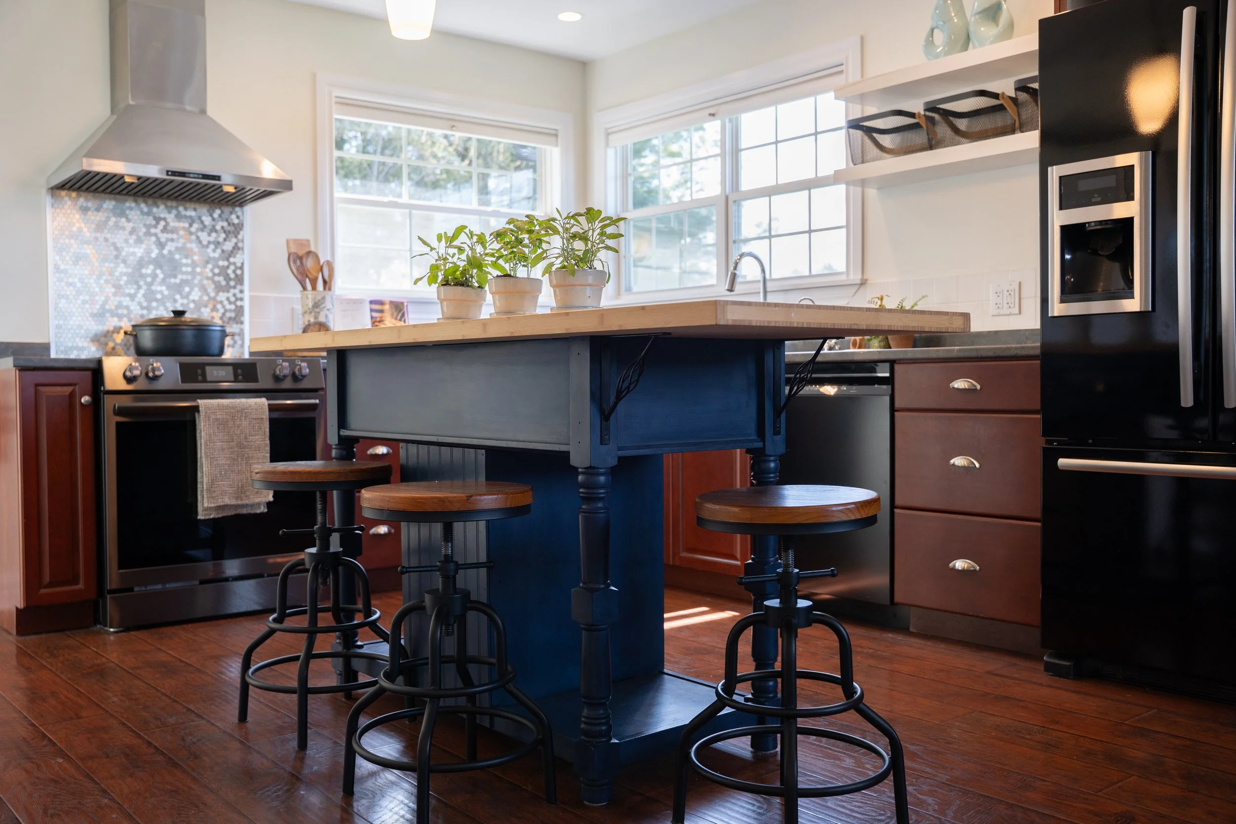 12 Kitchen Island.JPG