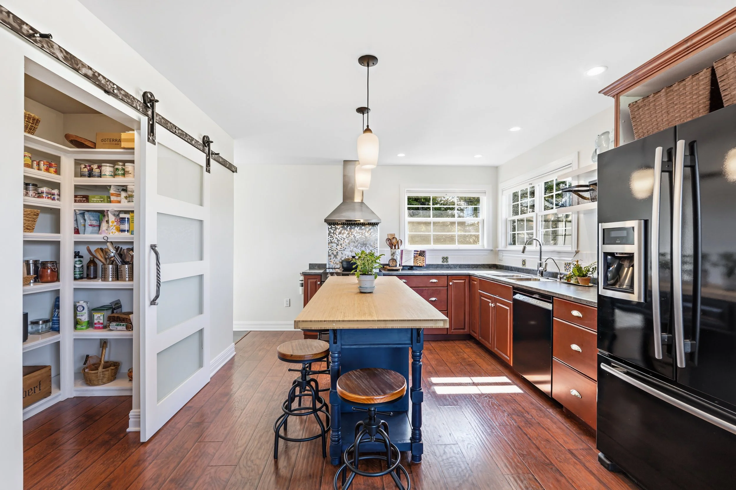 13 Kitchen-pantry.jpg