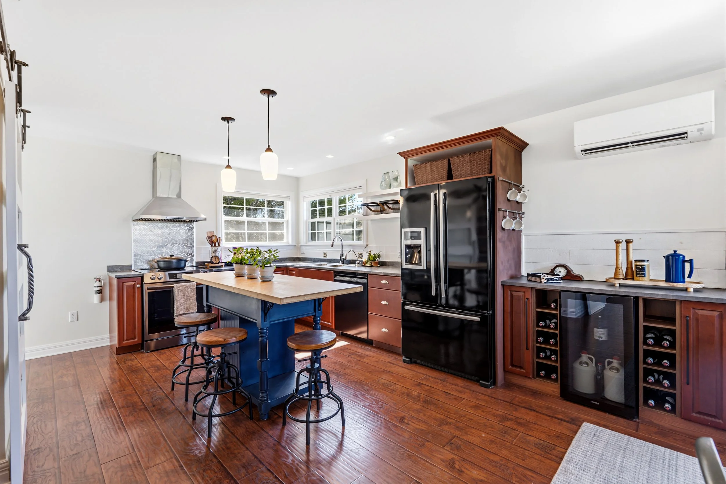10 Kitchen.jpg