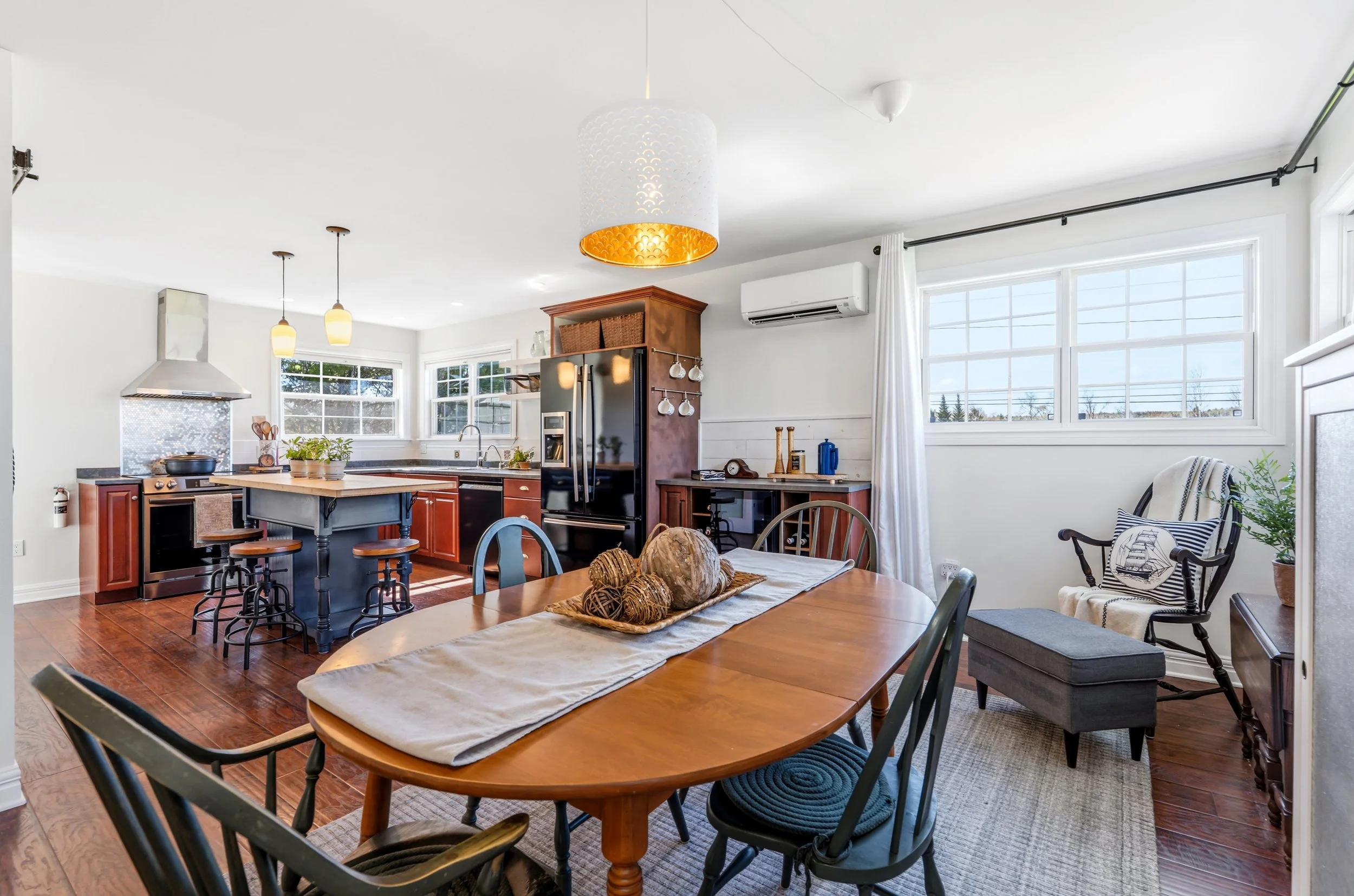 15 Kitchen - Dining.jpg