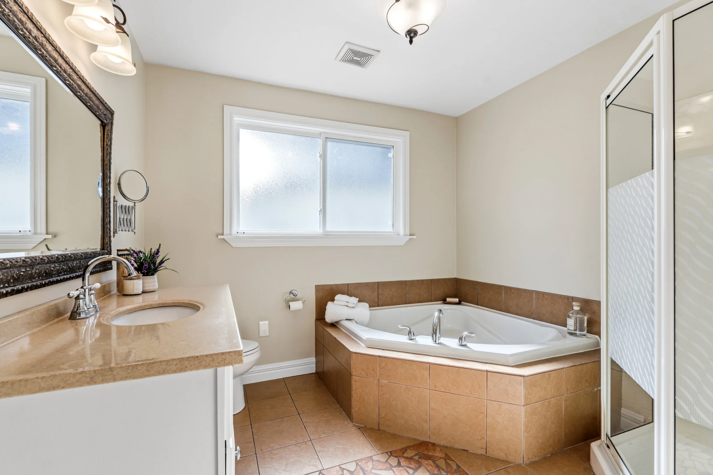 20 Bath 2.jpg