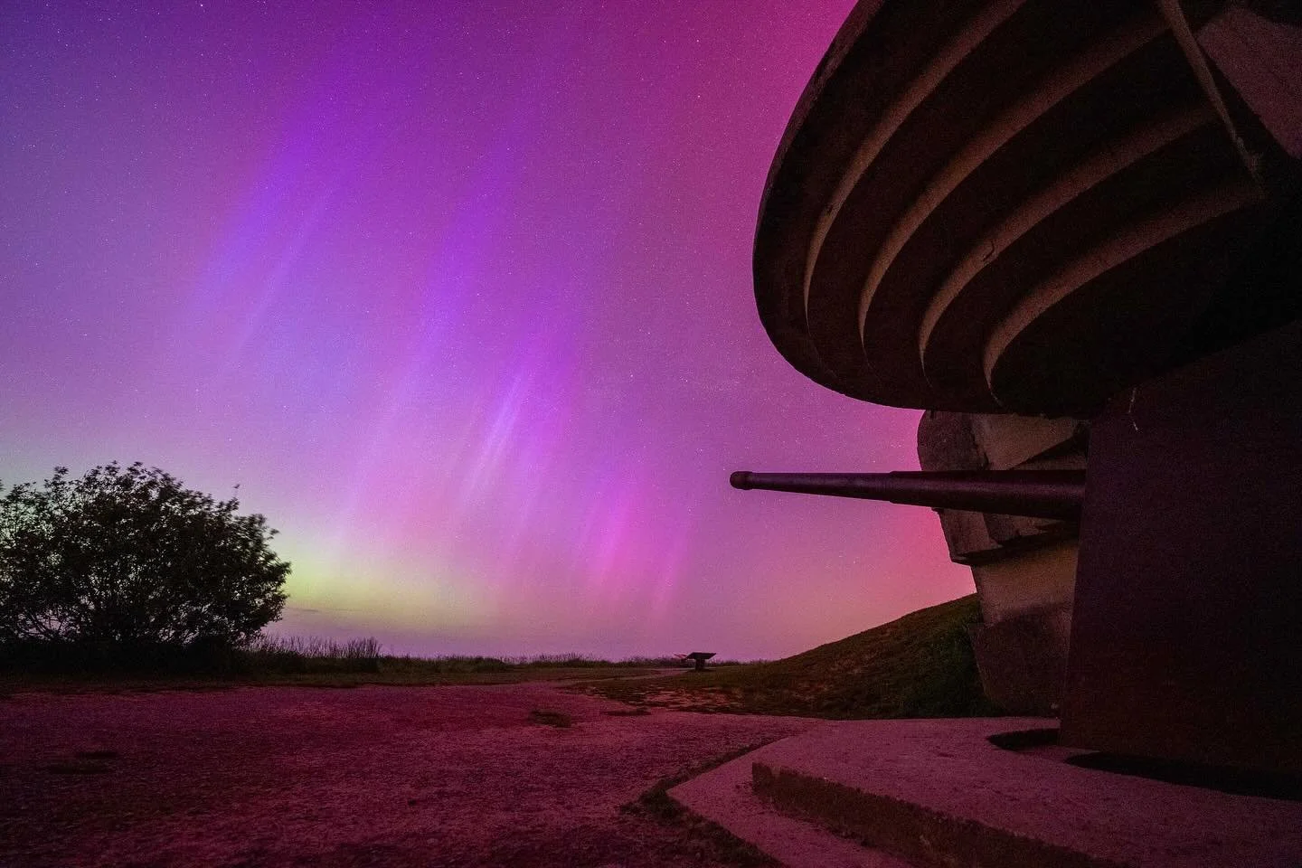 Aurores bor&eacute;ales en Normandie 🎆 #auroreboreale #normandietourisme