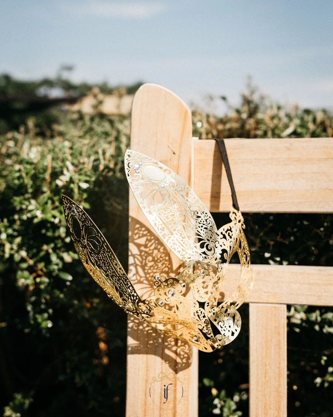 Quiet Luxury Wedding Thought : A wedding doesn&rsquo;t need to sparkle loudly to be unforgettable.
It&rsquo;s the way a ribbon is tied, the way light lingers on a glass, the way silence before the vows feels like eternity.
This is where Quiet Luxury 