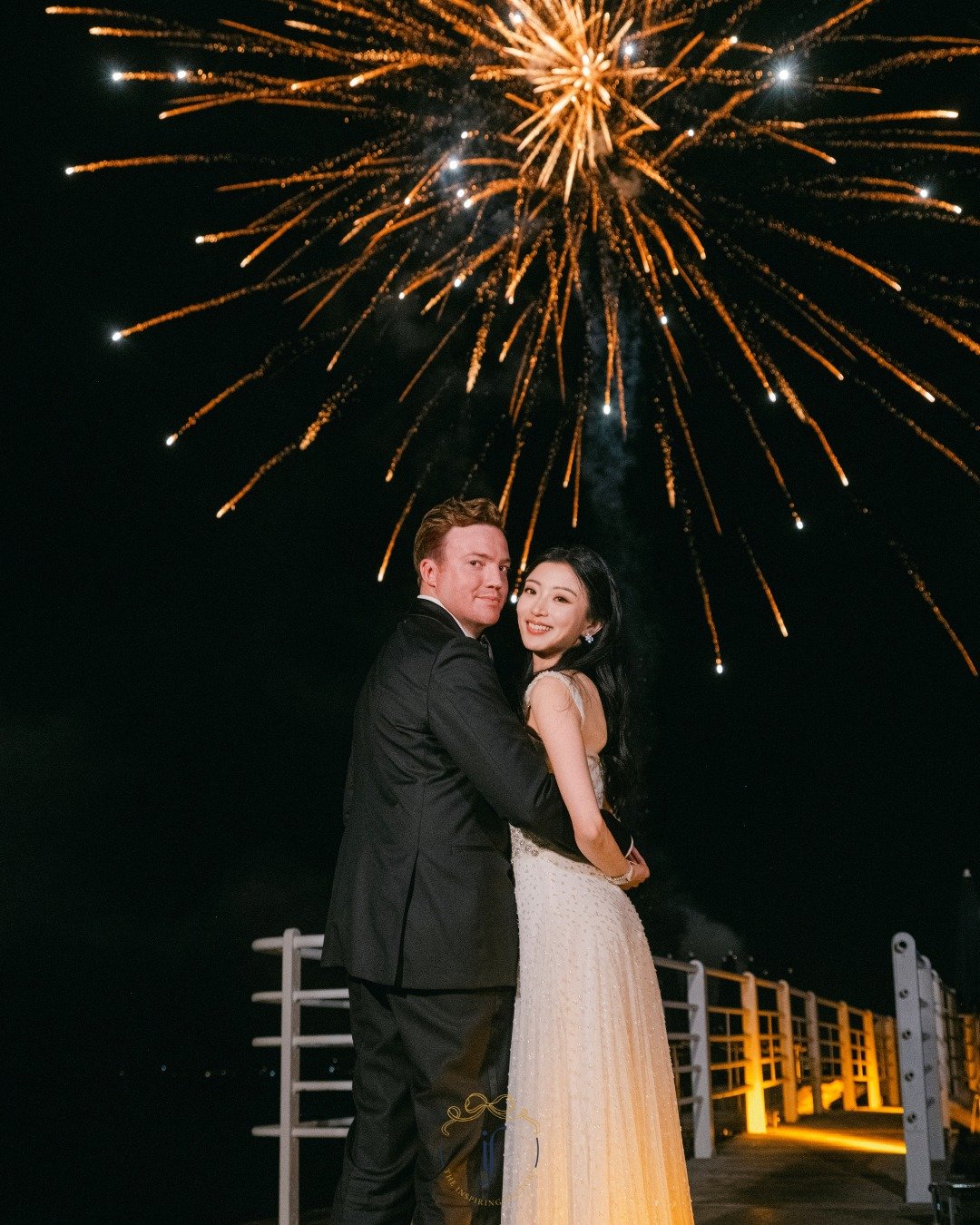 A Wedding Whispered Among the Stars : On the C&ocirc;te d&rsquo;Azur, some nights feel as if they were written in the stars.
A table glowing under the sky, a hush before the music begins, a celebration seamlessly orchestrated.
Your story, set under a