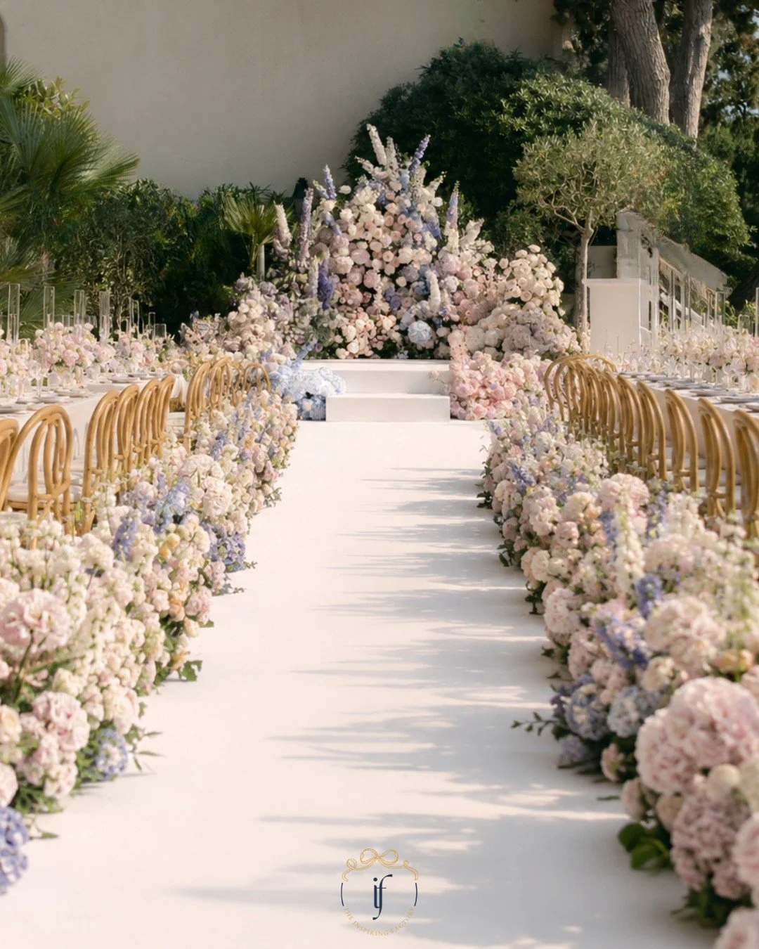 What feels effortless is always deeply prepared.
Before the first guest arrives, everything is already in place.
Timing. Structure. Intention. This is invisible craftsmanship.