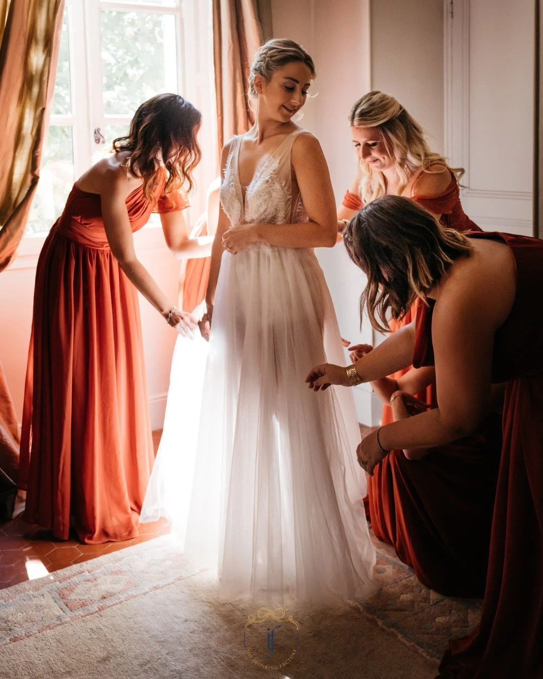 We believe the true luxury of a wedding day is not only about perfection. It is also about peace of mind.
The ability to be fully present while everything unfolds effortlessly around you. The confidence that every timeline, every transition, every de