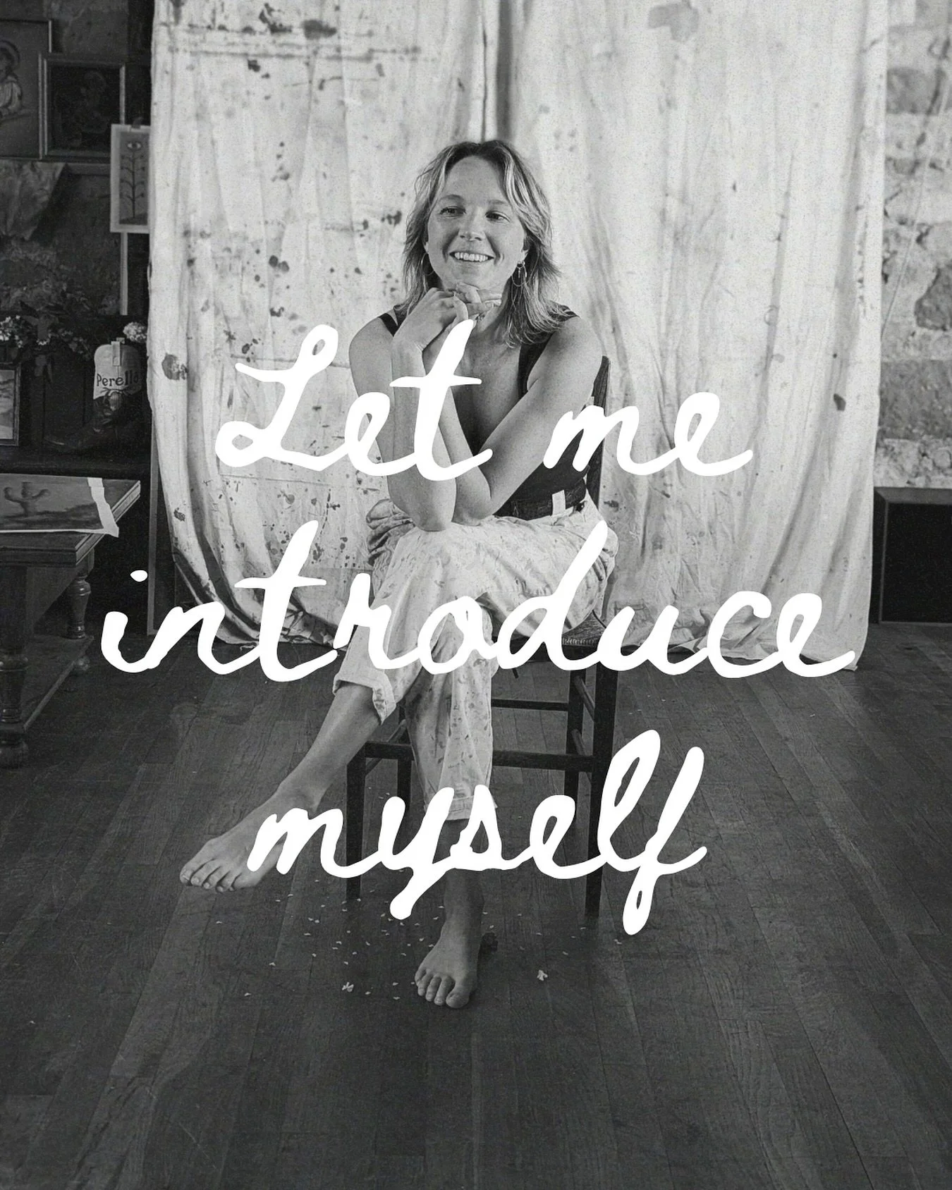 Hello everyone, having recently gained some new followers (welcome 👋🏻) I thought it was a good opportunity to say a little bit about who I am and what I do.
&bull;
I&rsquo;m Nancy, a muralist, decorative artist and all-round glorified painter &amp;