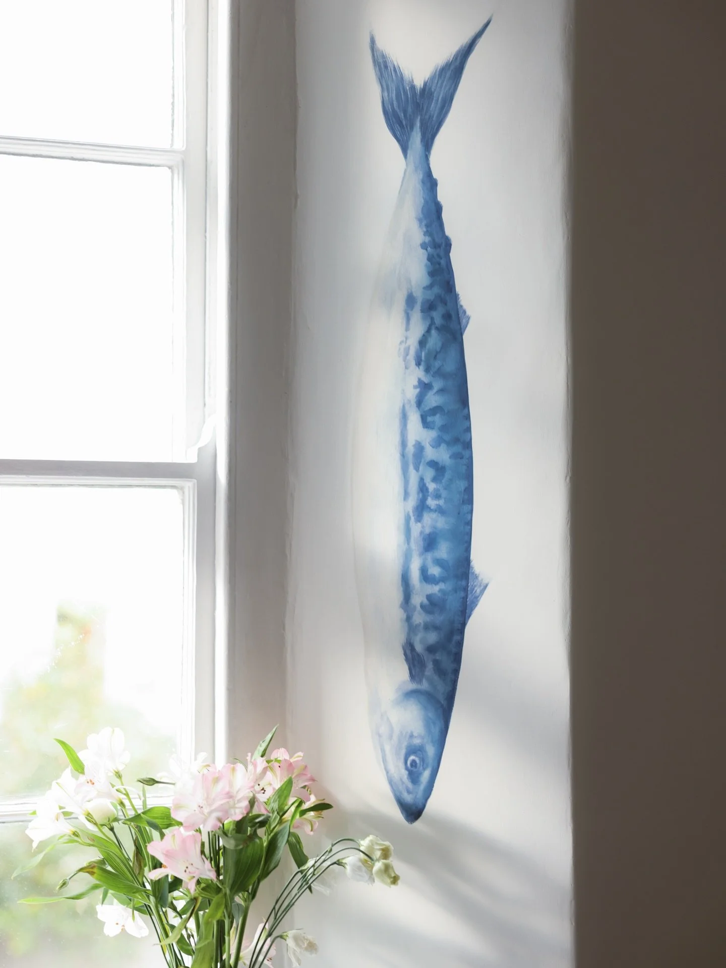 🐟 🐟 🐟 
&bull;
📸: @goodrest_studios 

#mackerel #hanspaintedhomes #interiordesign #bespokemural