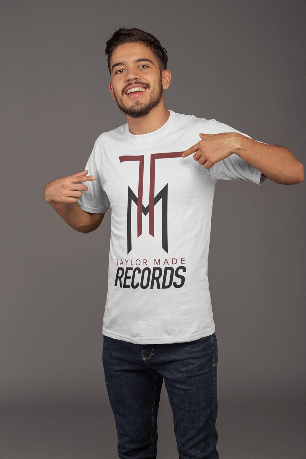 mockup-of-a-happy-customer-pointing-to-his-esports-t-shirt-21119.png
