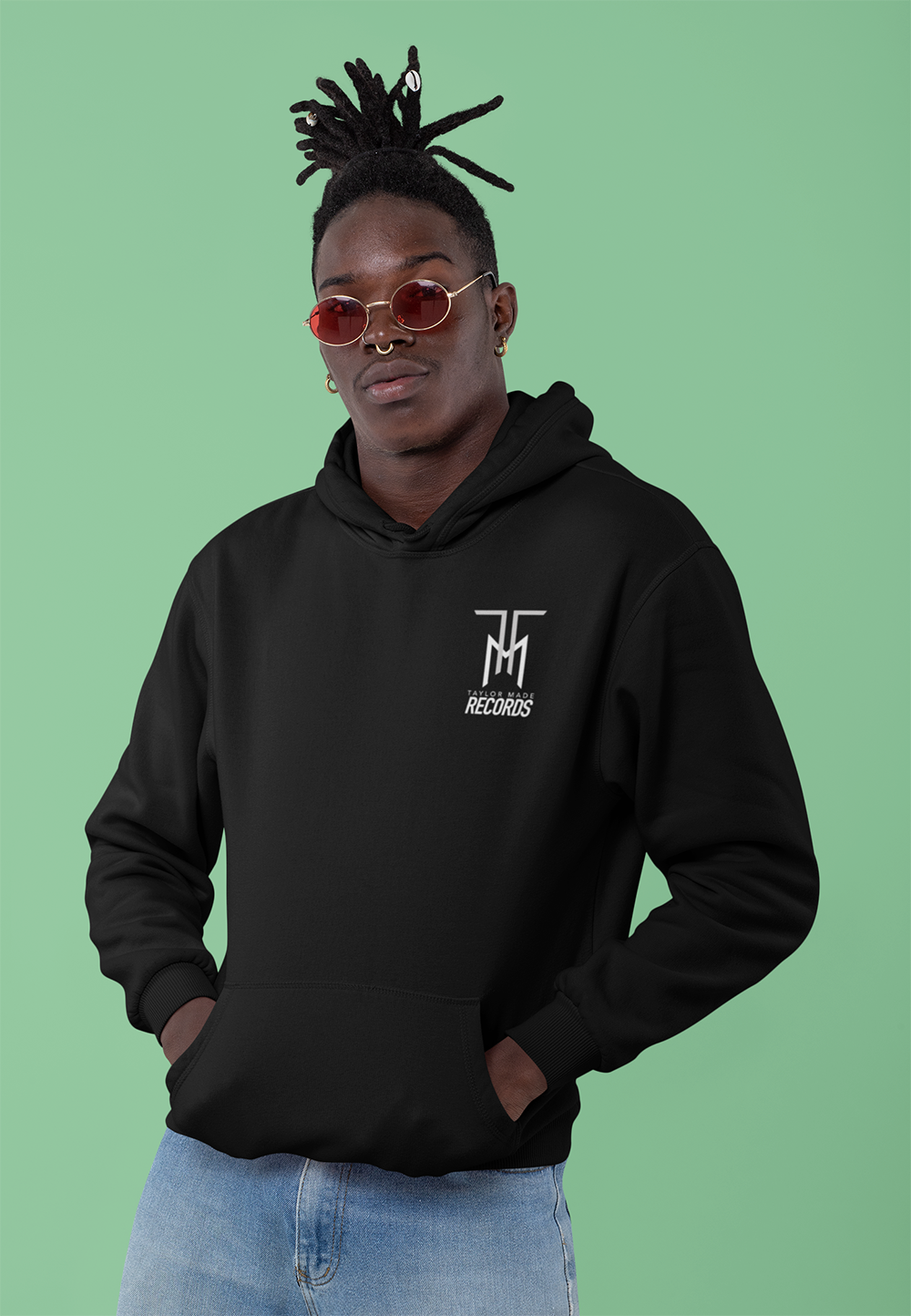 pullover-hoodie-mockup-of-a-fashionable-man-in-a-studio-30540.png