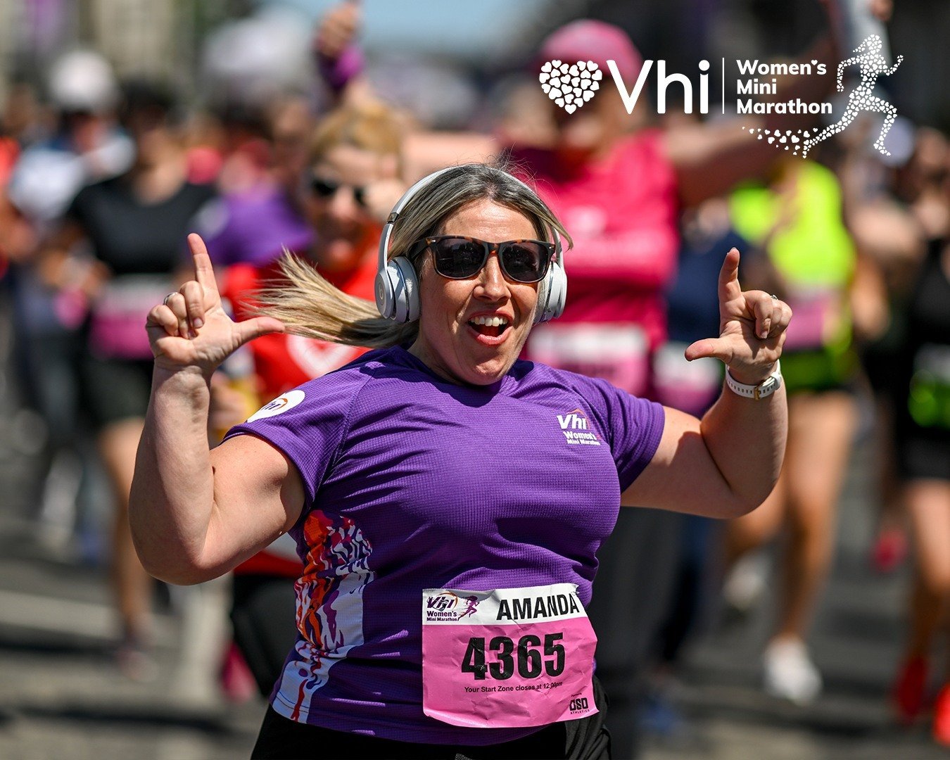 It's time to share the heart with your fellow participants! ❤️
Tell us your go-to running song or songs in the comments for when you need that extra motivational push! 🎶 

Don't forget to check out the Vhi WMM playlist on the @98fmdublin app ❤️ 

#H