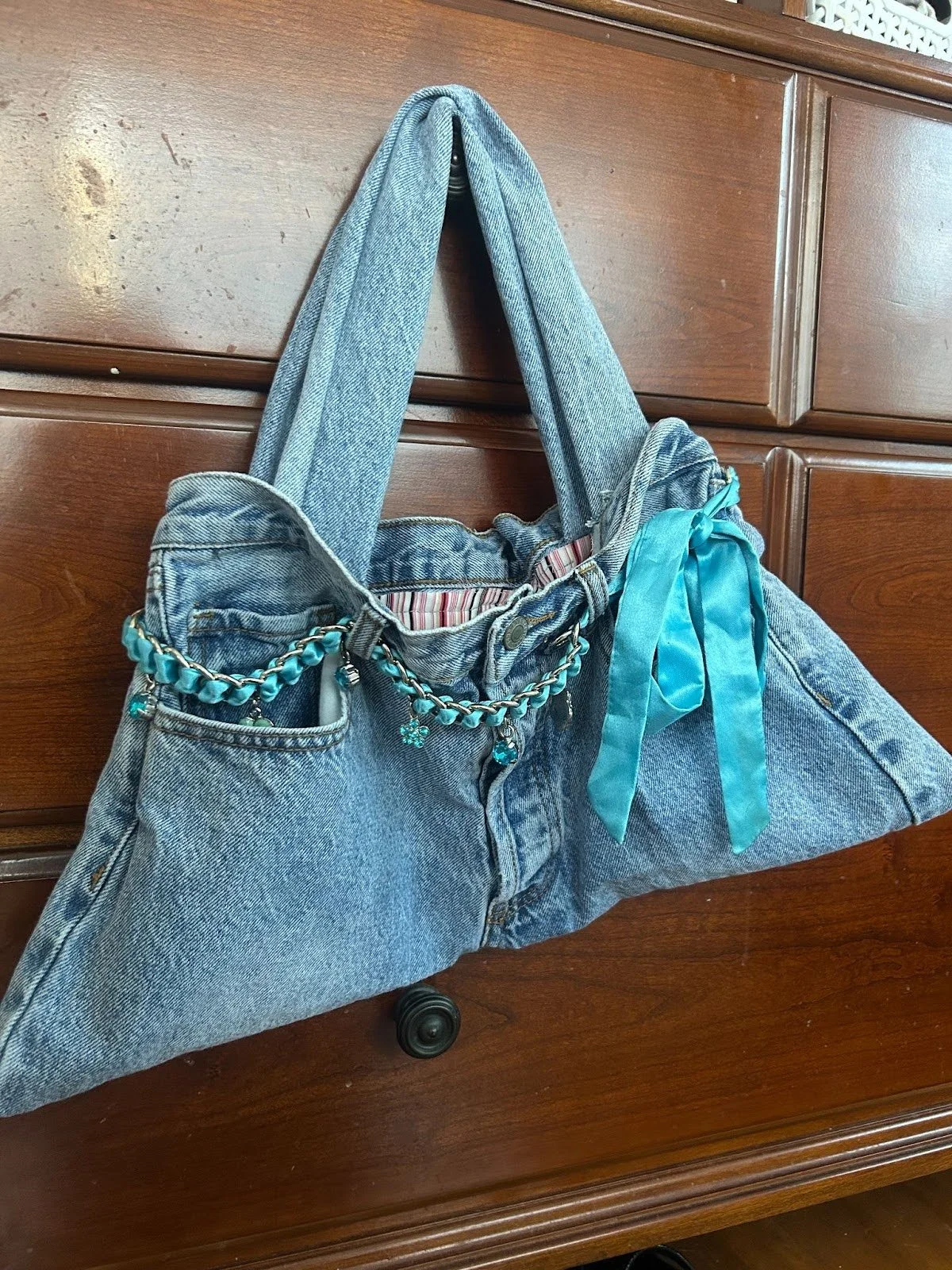 How to Upcycle Denim Jeans into a Purse&nbsp;